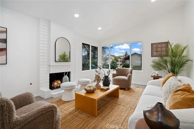 2181 Maple Court, Tustin, CA 92780
