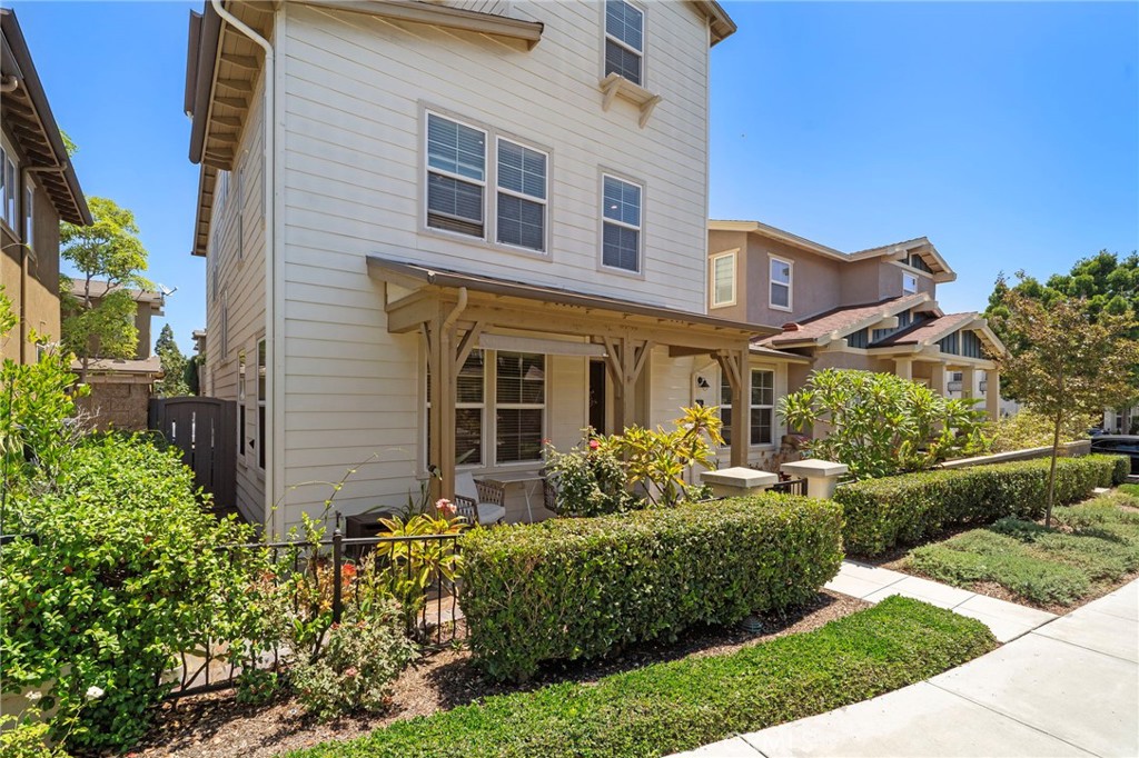 221 Landmark, Tustin CA 92782 - photo 3