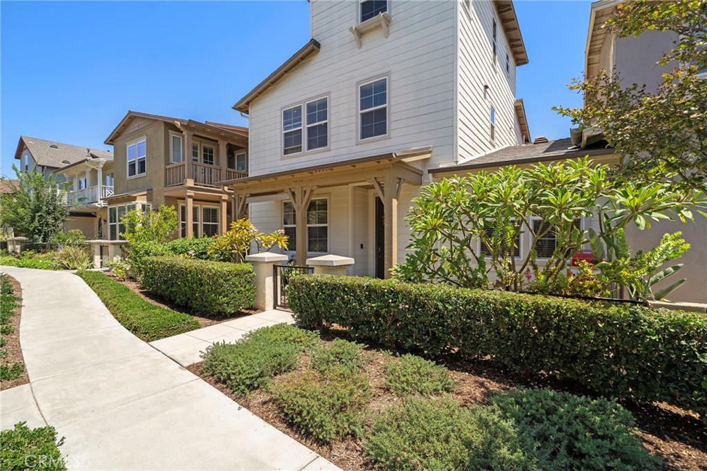 221 Landmark, Tustin CA 92782 - photo 4