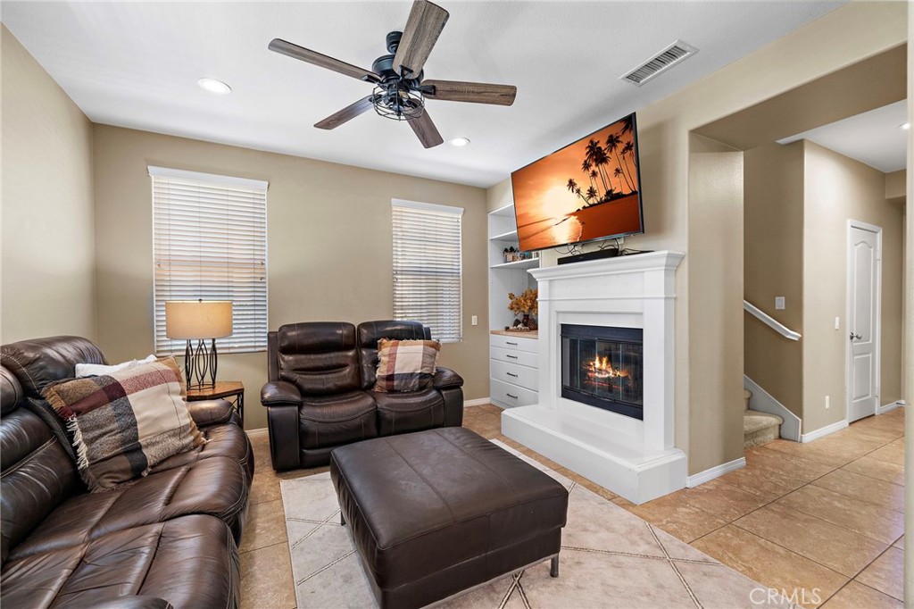 221 Landmark, Tustin CA 92782 - photo 6