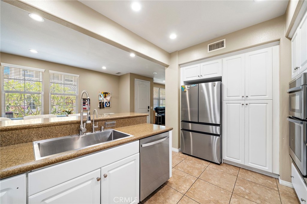 221 Landmark, Tustin CA 92782 - photo 17