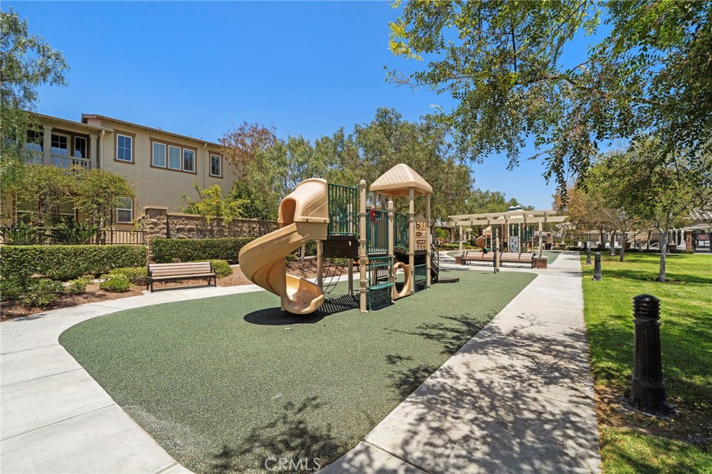 221 Landmark, Tustin CA 92782 - photo 40
