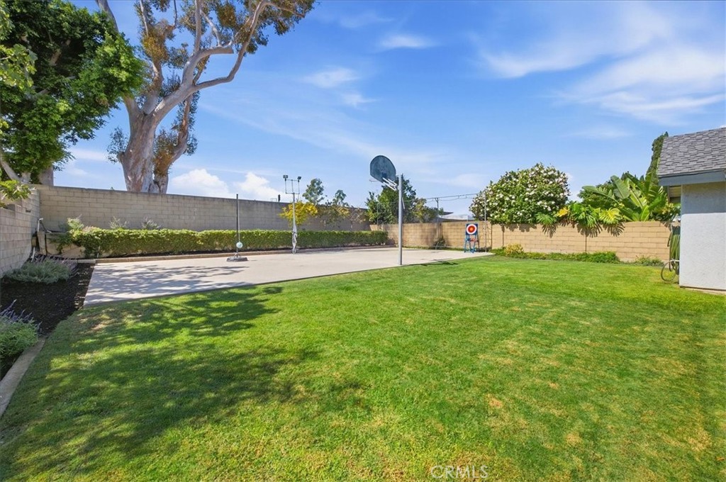 2232 Apple Tree, Tustin CA 92780 - photo 45