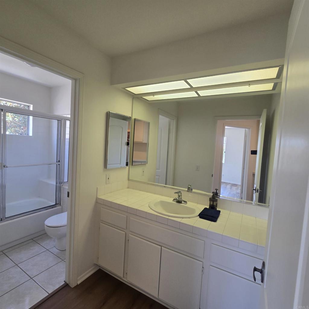 Bath - 2313 Paseo Circulo, Tustin CA 92782 - photo 7