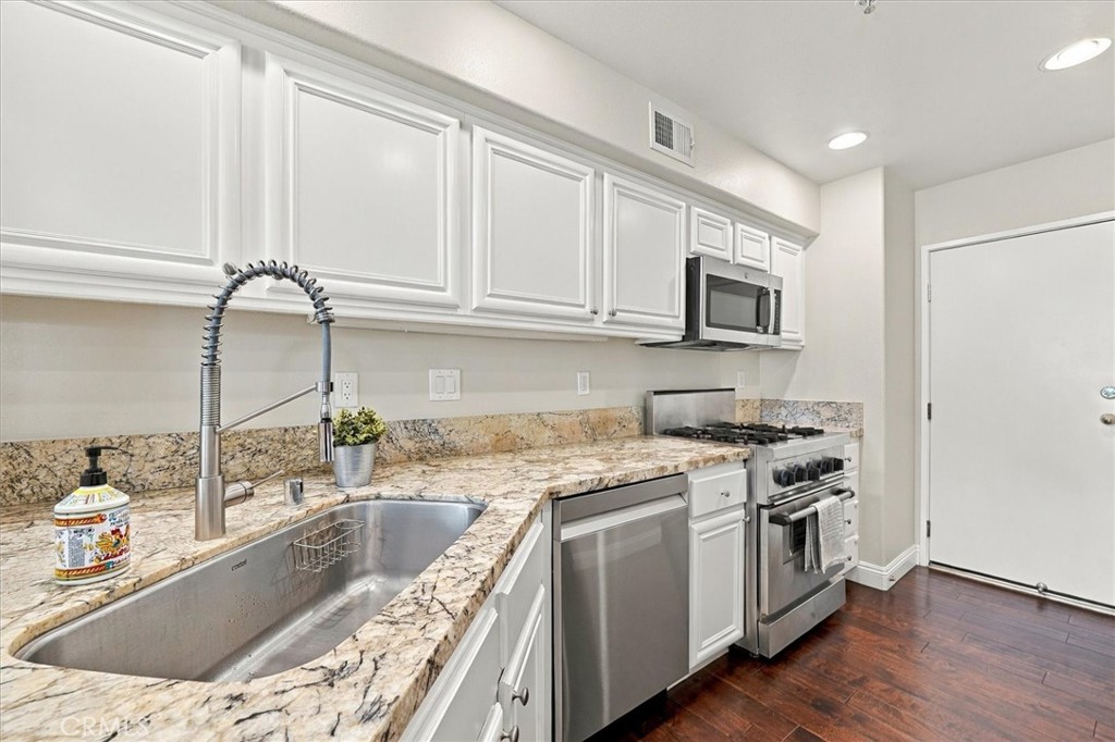 2322 Ternberry Court, Tustin CA 92782 - photo 6