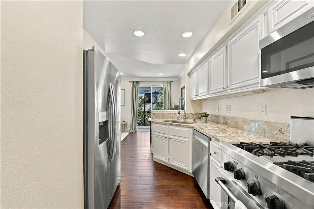 2322 Ternberry Court, Tustin CA 92782 - photo 8