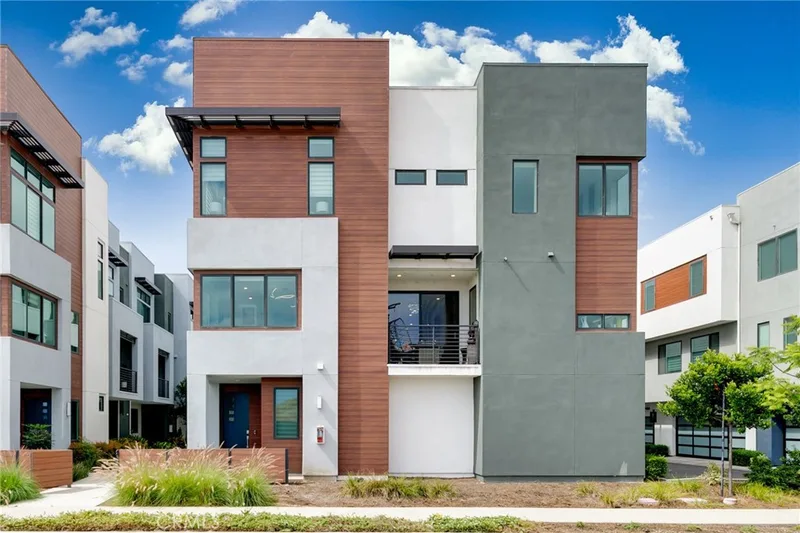 243 Waypoint, Tustin, CA 92782