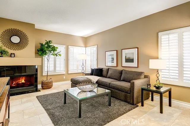 2439 Paseo Circulo, Tustin