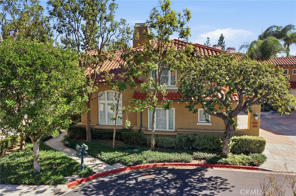 2491 Aquasanta, Tustin CA 92782 - photo 48