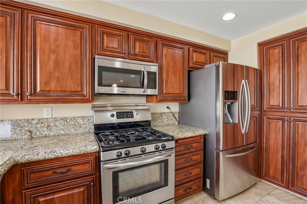2521 Avenita Alpera, Tustin CA 92782 - photo 15