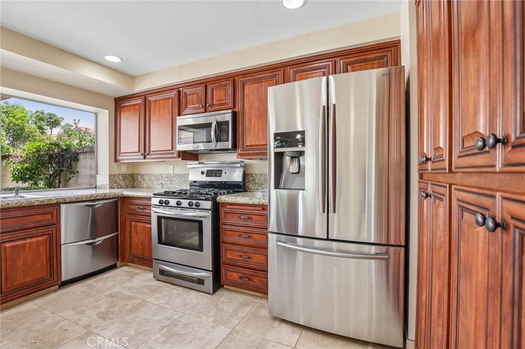 2521 Avenita Alpera, Tustin CA 92782 - photo 17