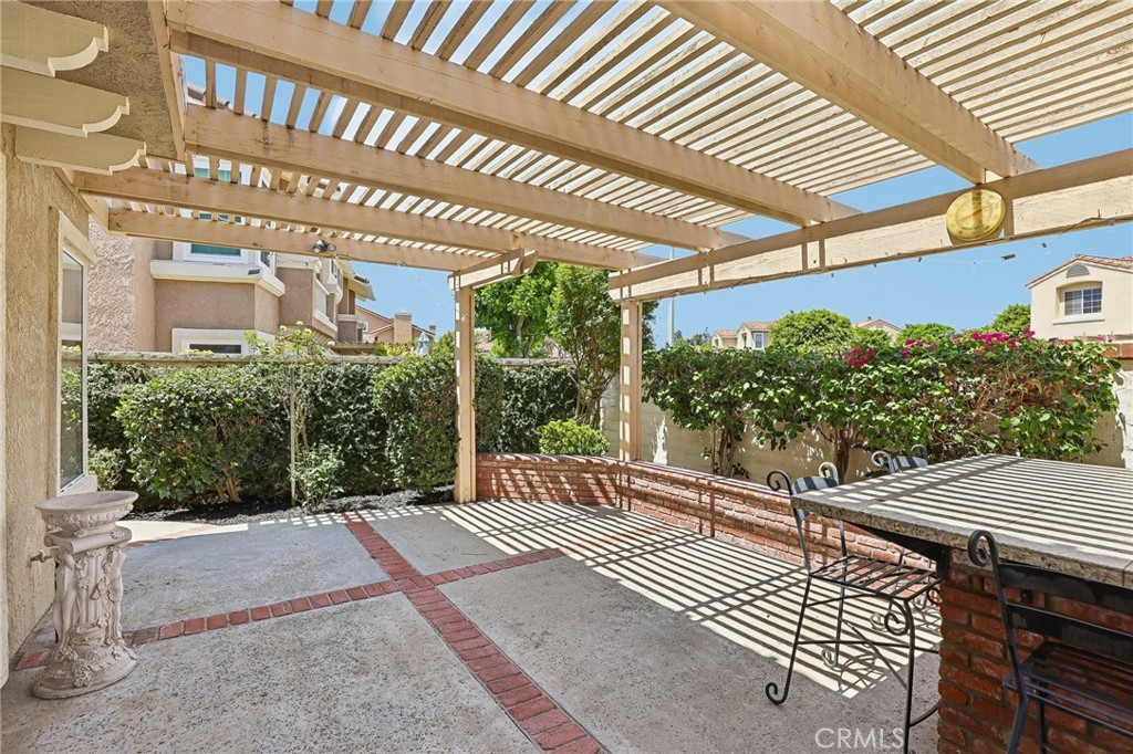 2521 Avenita Alpera, Tustin CA 92782 - photo 32