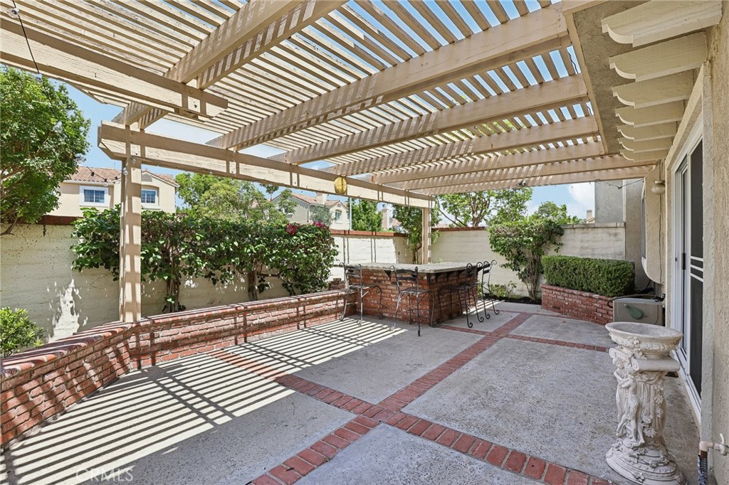 2521 Avenita Alpera, Tustin CA 92782 - photo 35