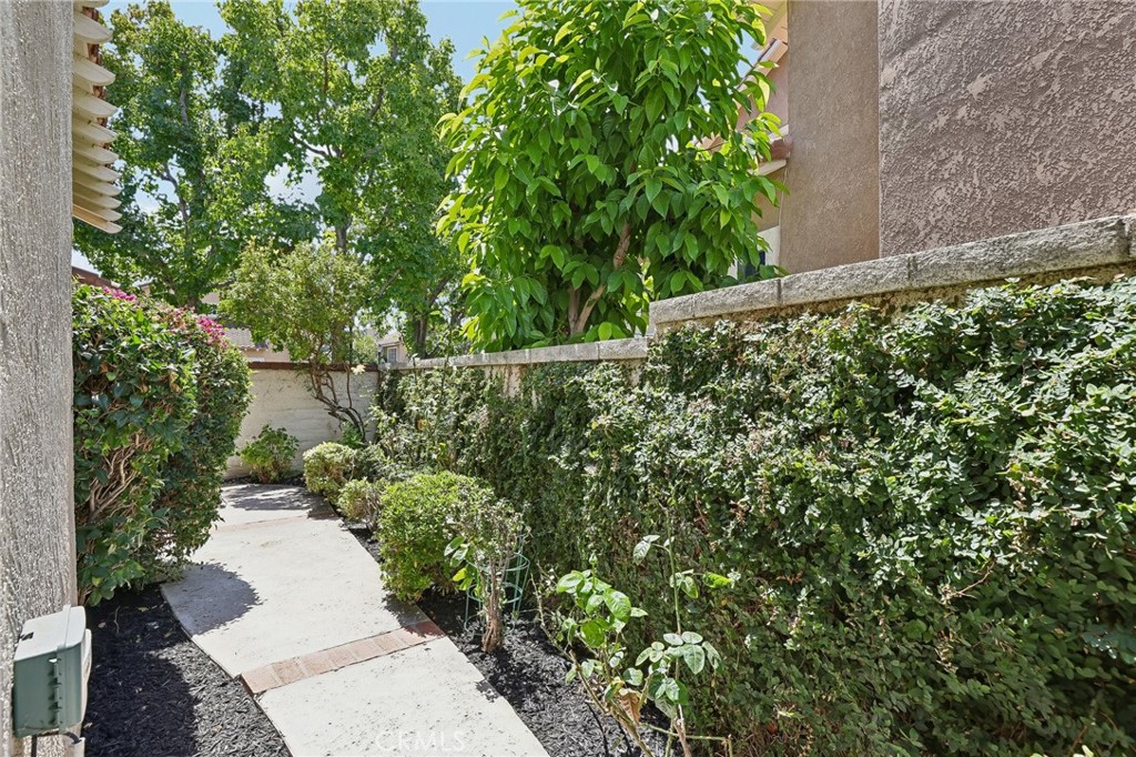 2521 Avenita Alpera, Tustin CA 92782 - photo 36