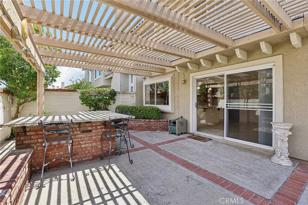 2521 Avenita Alpera, Tustin CA 92782 - photo 37