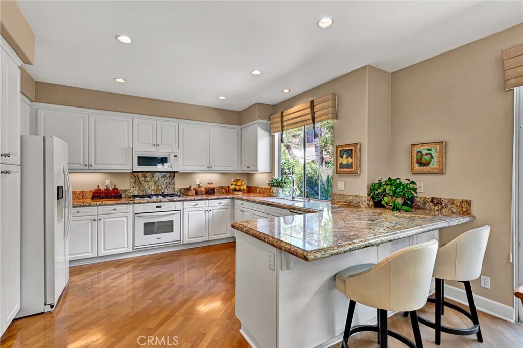 2530 Alister Avenue, Tustin CA 92782 - photo 6