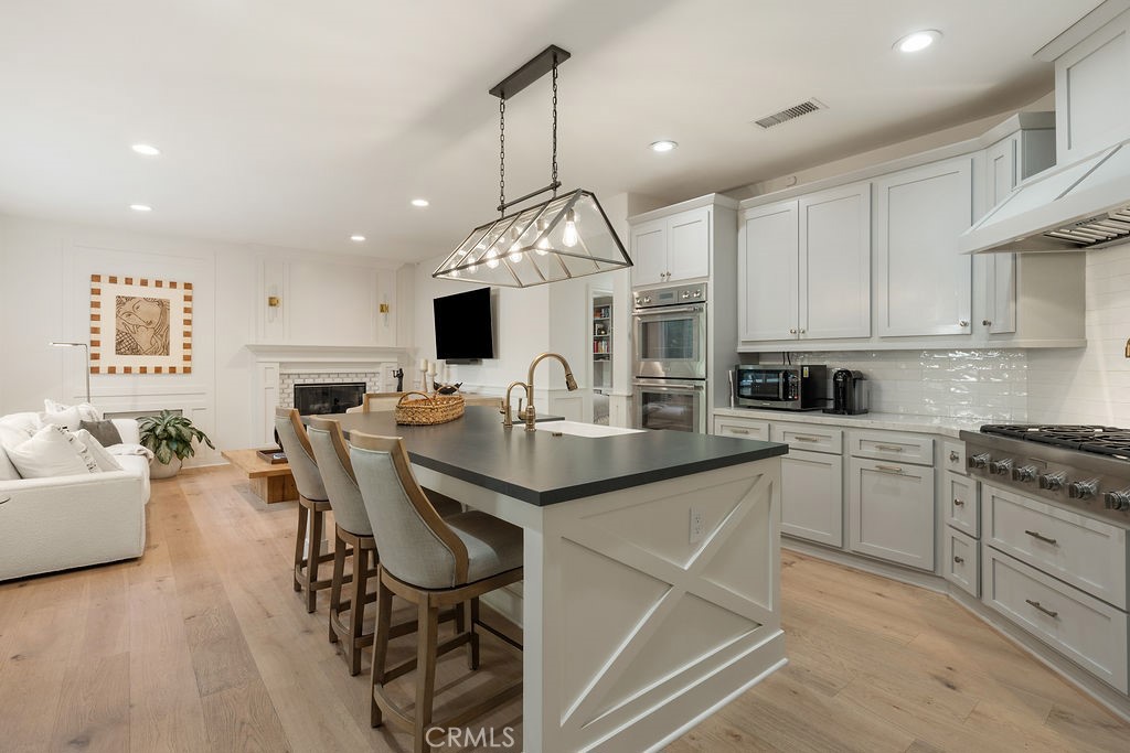 2555 Reynolds Drive, Tustin CA 92782 - photo 11
