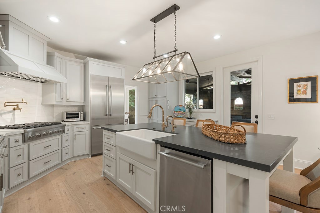 2555 Reynolds Drive, Tustin CA 92782 - photo 15