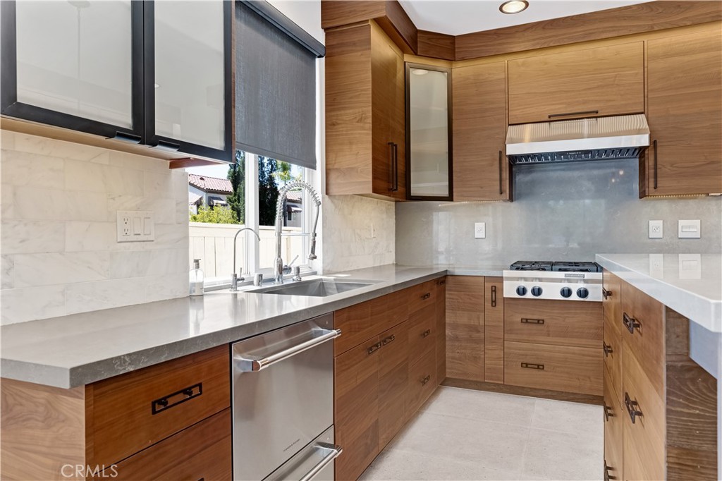 2588 Thorman, Tustin CA 92782 - photo 2