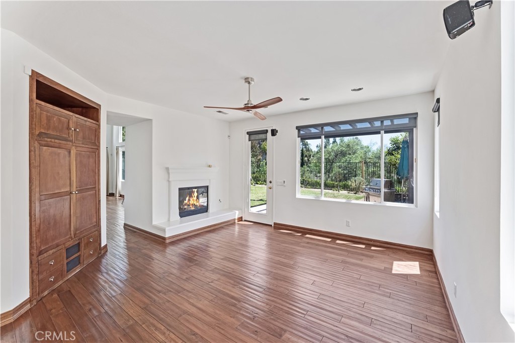 2588 Thorman, Tustin CA 92782 - photo 32