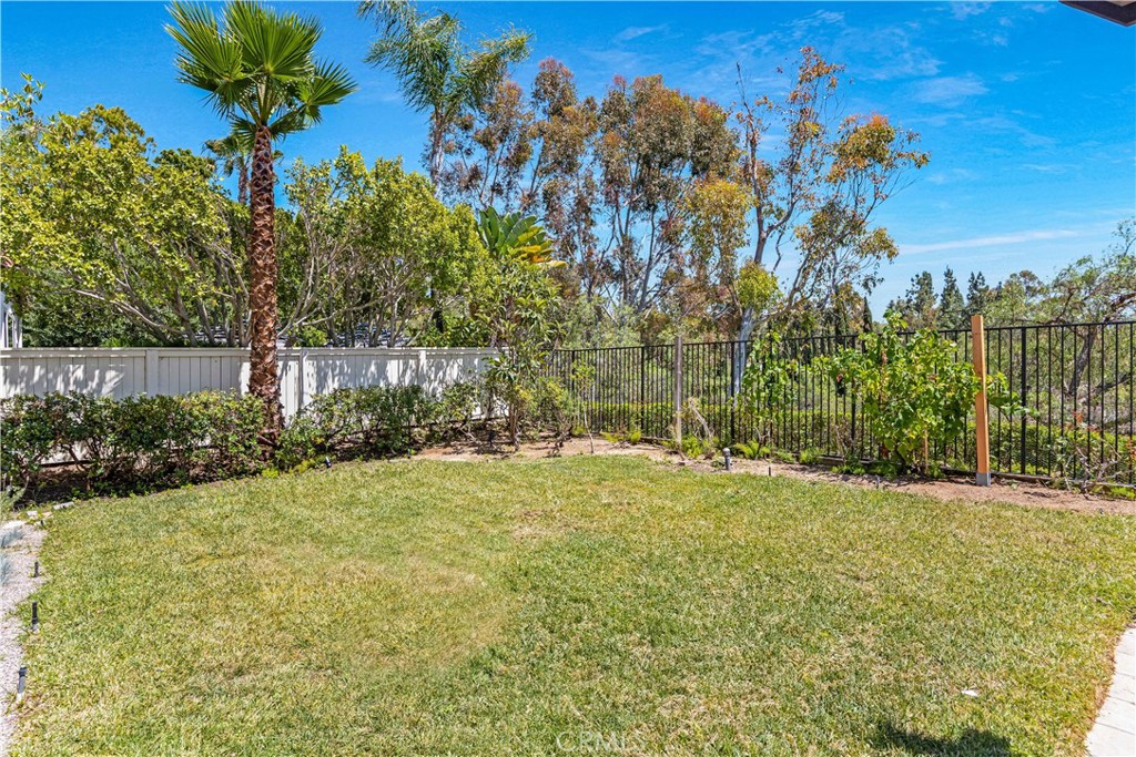 2588 Thorman, Tustin CA 92782 - photo 39