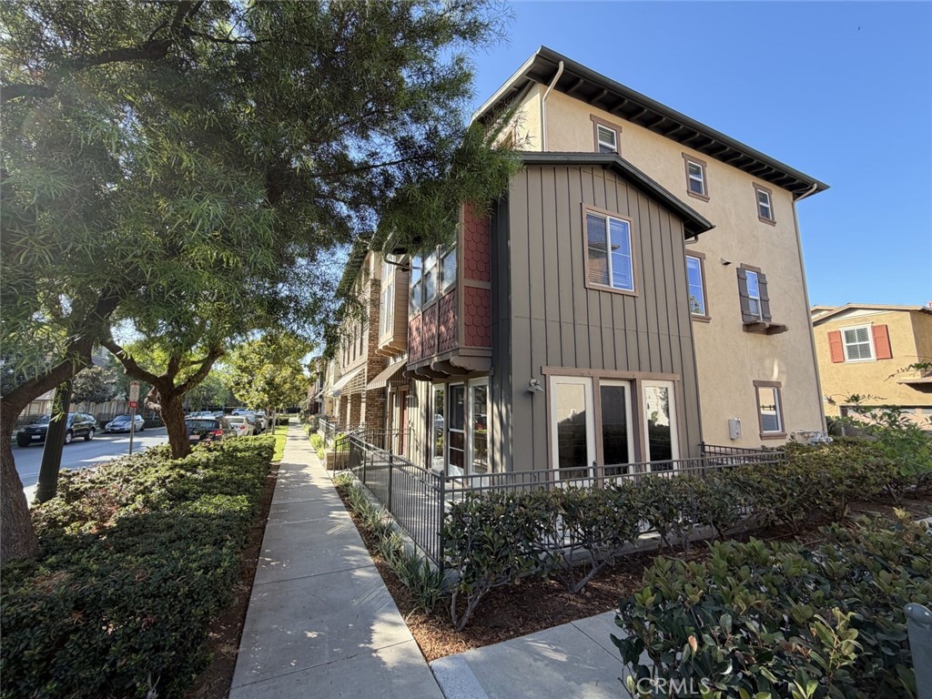 274 Tustin Field Dr, Tustin CA 92782 - photo 1