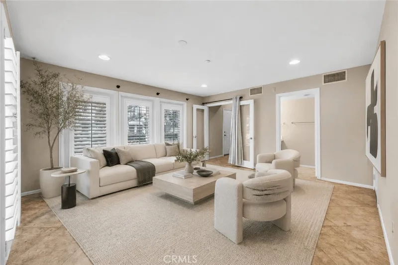 284 Tustin Field Drive, Tustin
