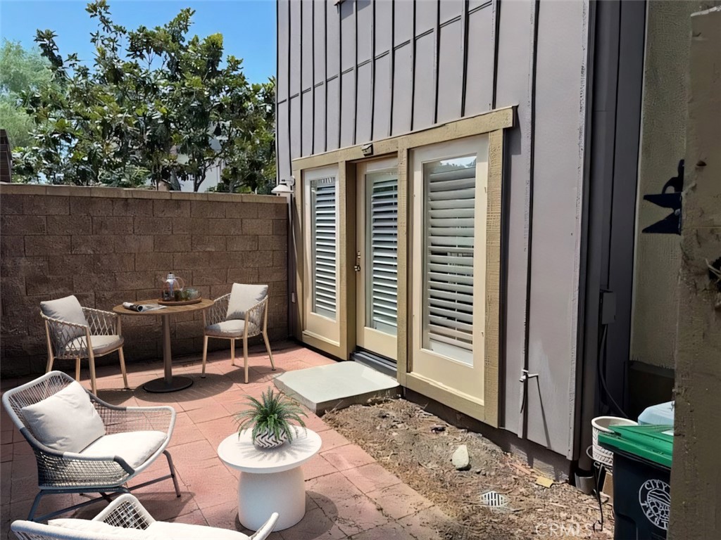side yard next to Family Room at 1st floor - 284 Tustin Field Drive, Tustin CA 92782 - photo 13