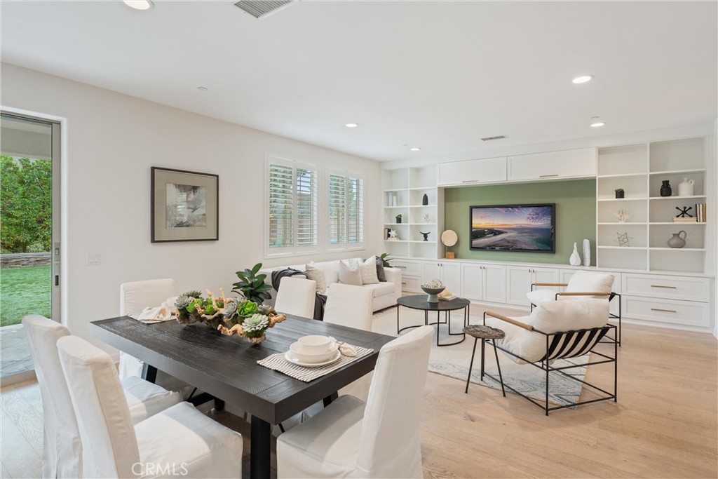 287 Barnes Road, Tustin CA 92782 - photo 1