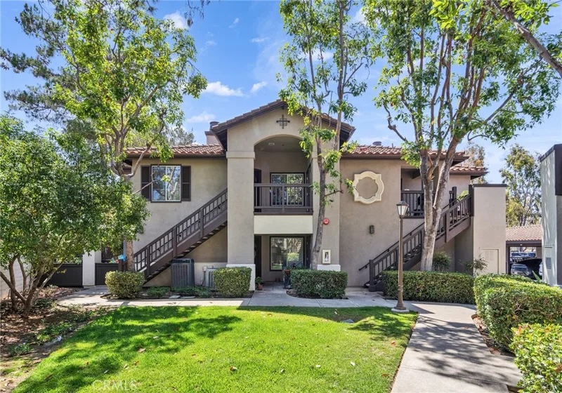 2960 Champion 209, Tustin, CA 92782