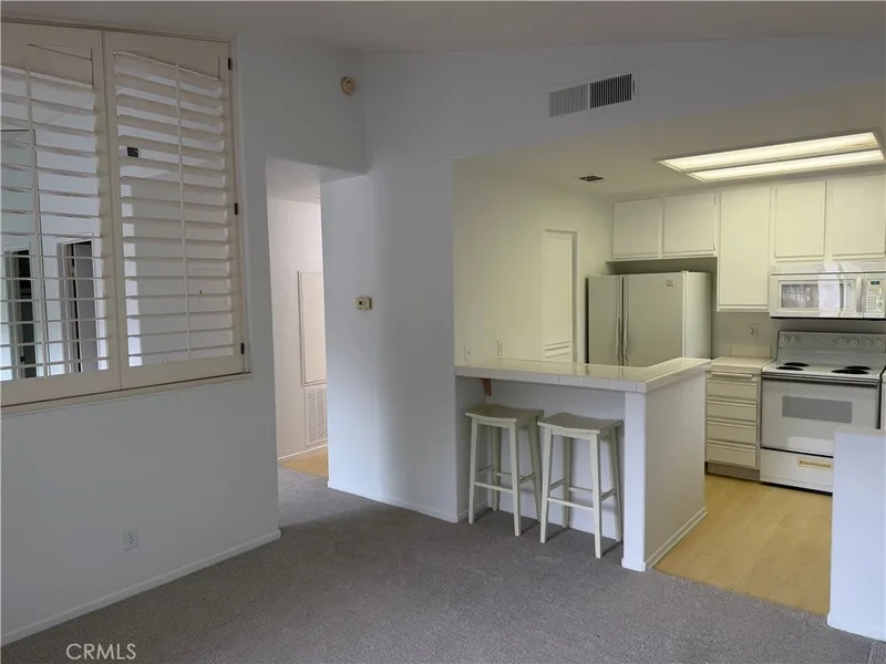 2960 Champion 2605, Tustin, CA 92782