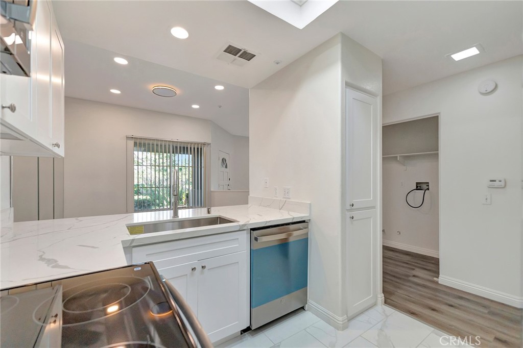 2960 Champion Way 1301, Tustin CA 92782 - photo 8