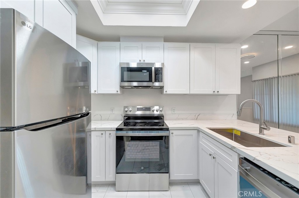 2960 Champion Way 1301, Tustin CA 92782 - photo 10