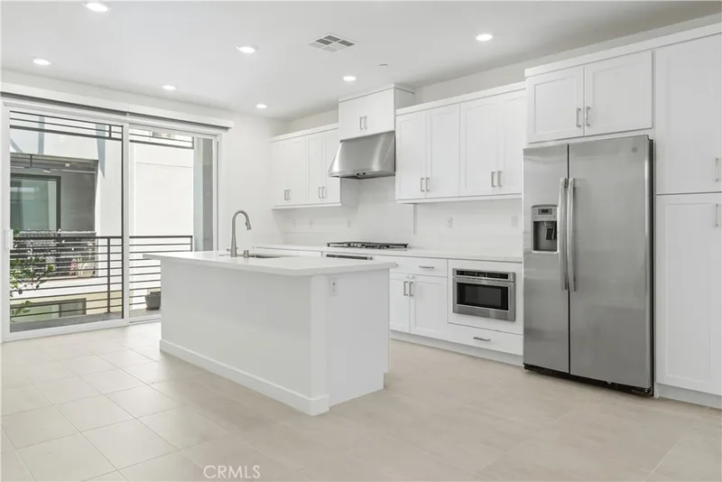 309 Lodestar, Tustin