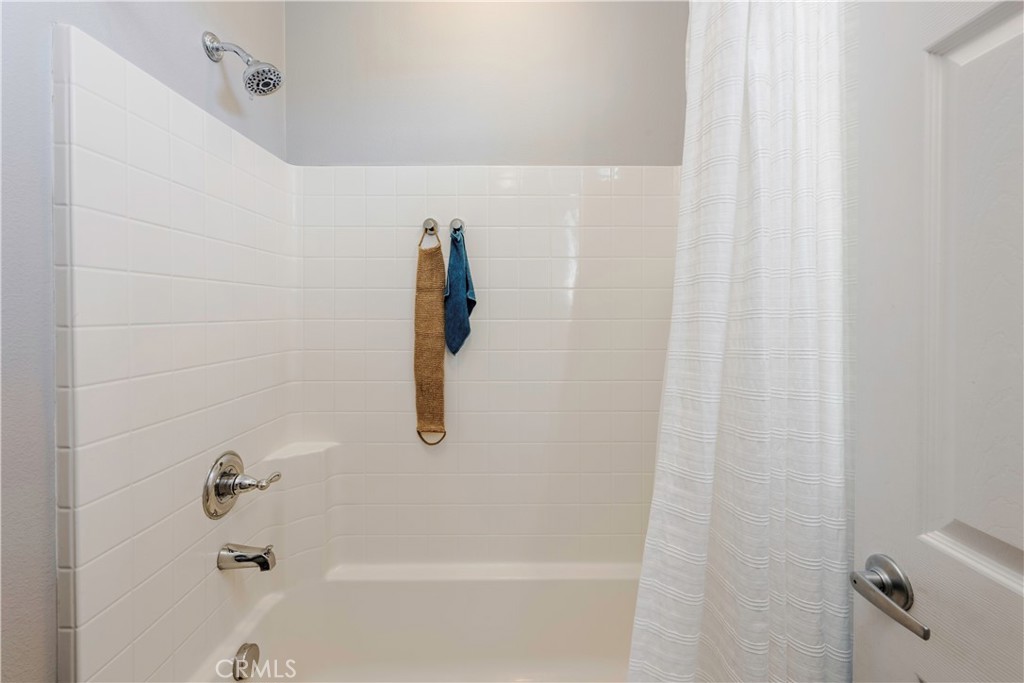 Upstairs guest bathroom. - 3216 Carrotwood, Tustin CA 92782 - photo 33