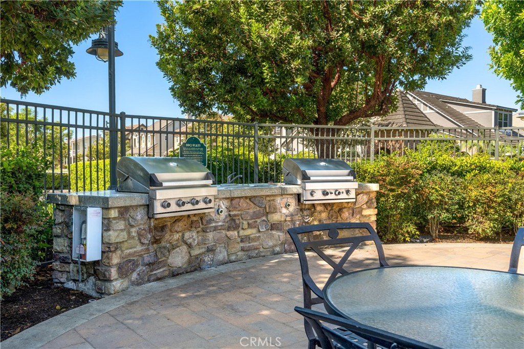 Community barbeque area. - 3216 Carrotwood, Tustin CA 92782 - photo 44