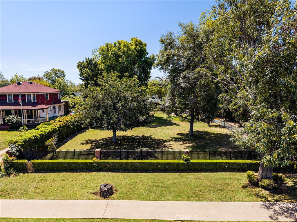 Land View - 440 W Main Street, Tustin CA 92780 - photo 2