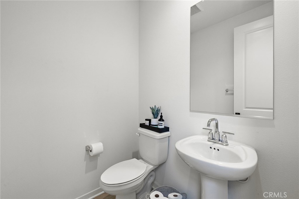 powder bath - 605 Handley Court, Tustin CA 92780 - photo 28