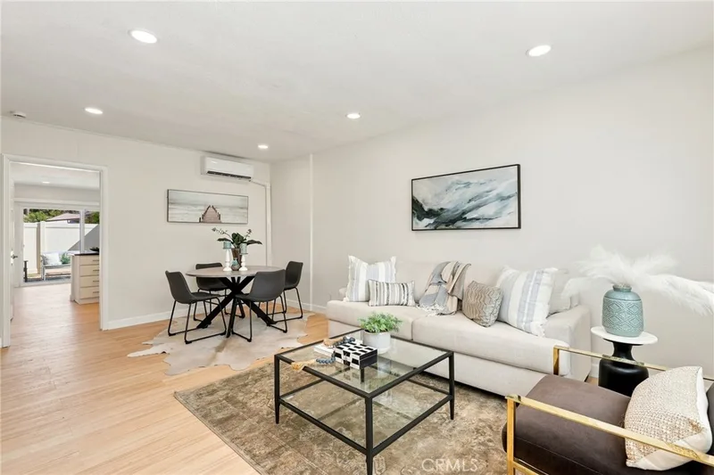 648 W Main D, Tustin