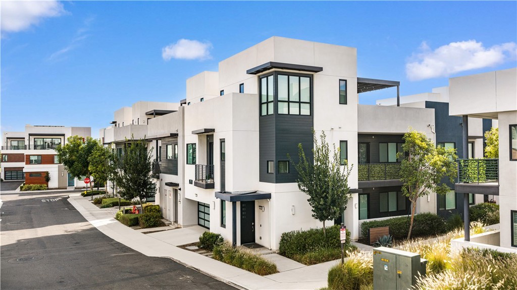 65 ballast point, Tustin CA 92782 - photo 1