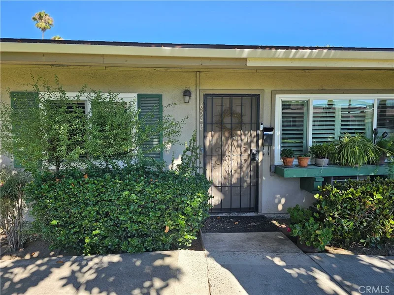 654 W Main Street B, Tustin, CA 92780