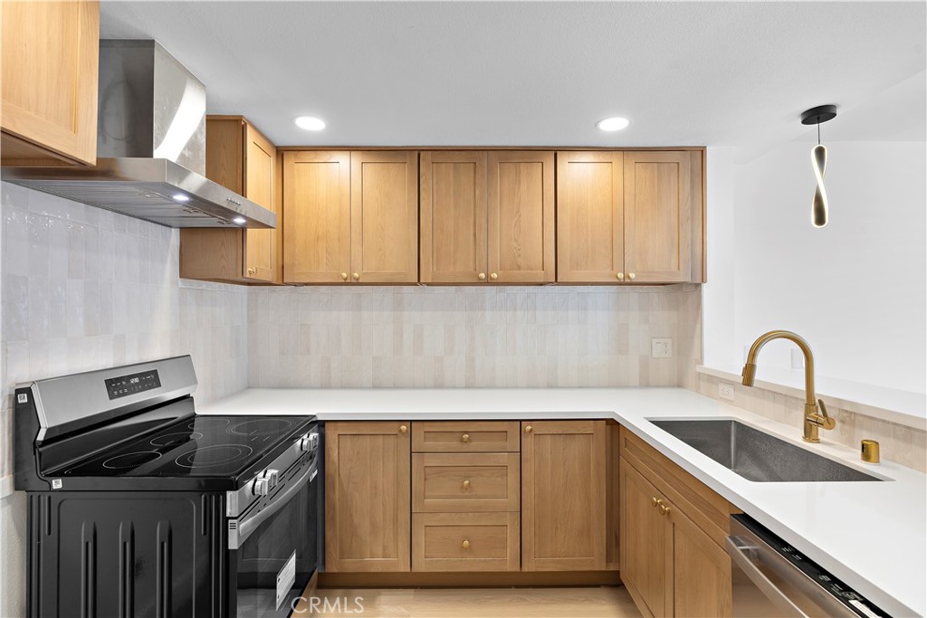 655 W 6th A, Tustin CA 92780 - photo 8