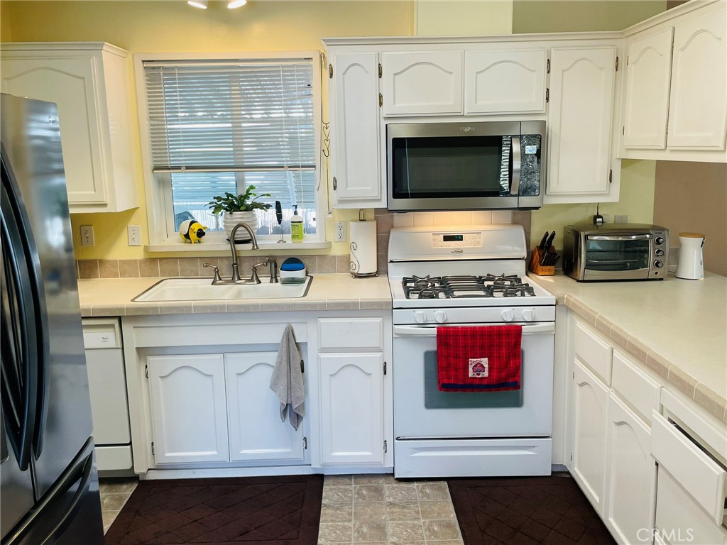77 Seville, Tustin CA 92780 - photo 12