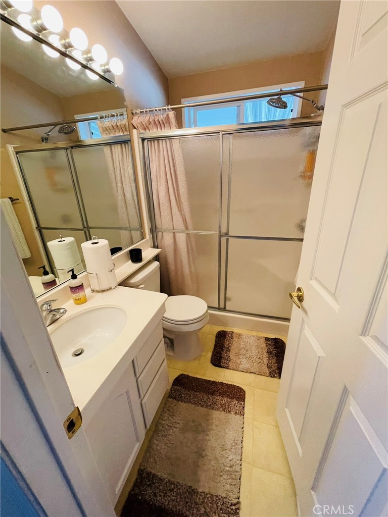 Guest Bath - 77 Seville, Tustin CA 92780 - photo 22