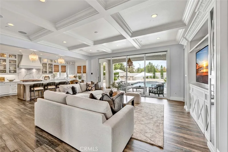 8 Stafford Place, Tustin