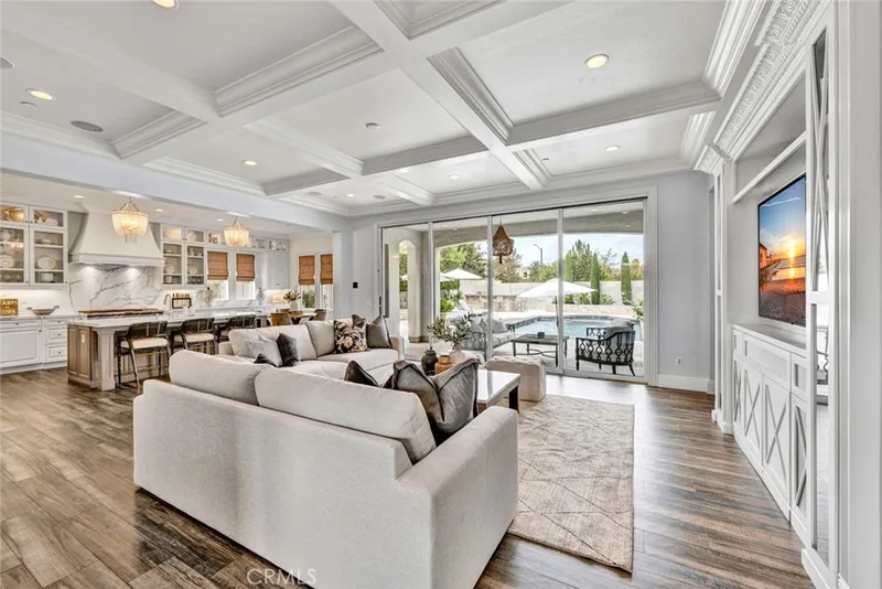 8 Stafford Place, Tustin