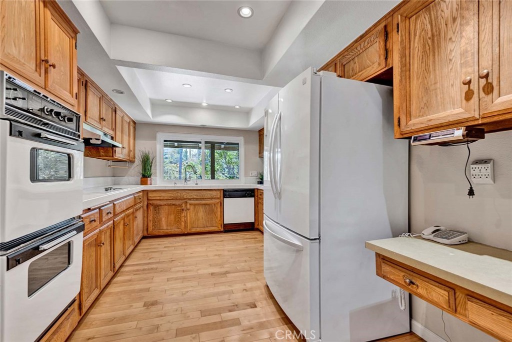 9472 Henderson Way, Villa Park CA 92861 - photo 21