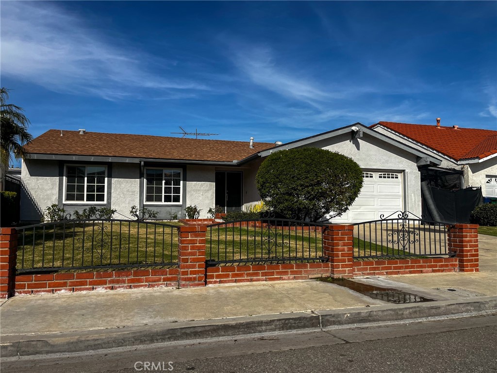 Great curb appeal - 10191 Finchley, Westminster CA 92683 - photo 1