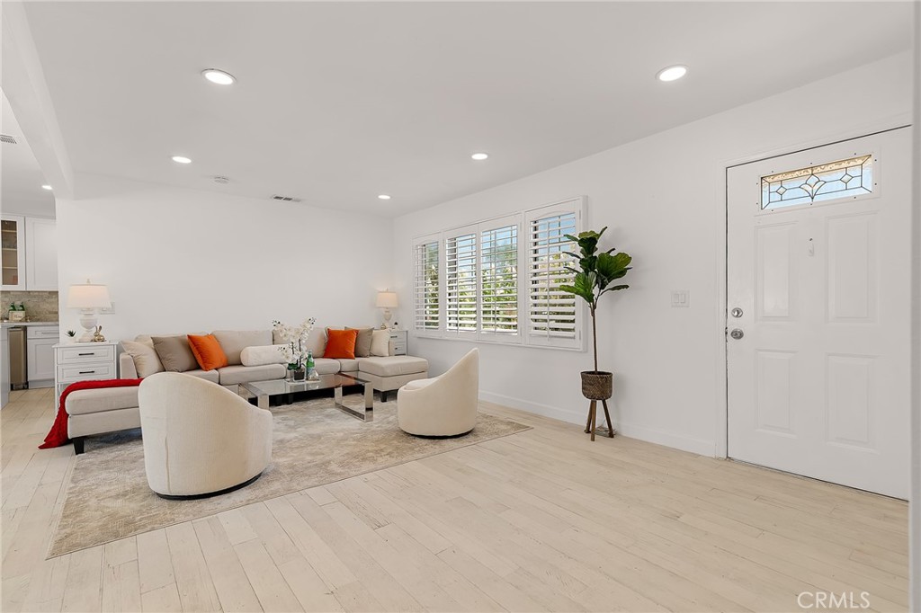 Living room - 13281 Mono Place, Westminster CA 92683 - photo 12