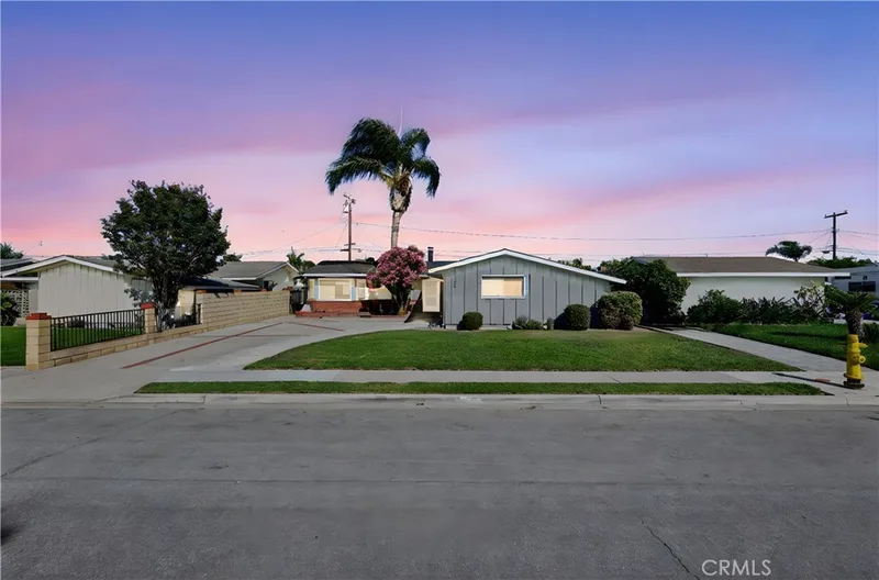 13592 Yosemite Drive, Westminster, CA 92683